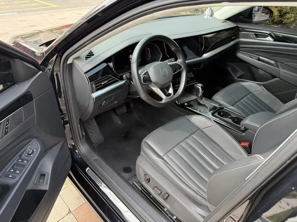 Volkswagen Passat facelift 330TSI Elite Edition 2023 — миниатюра 5