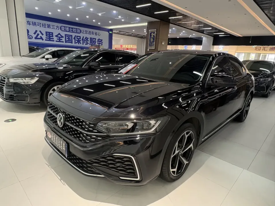 Volkswagen Passat 2023