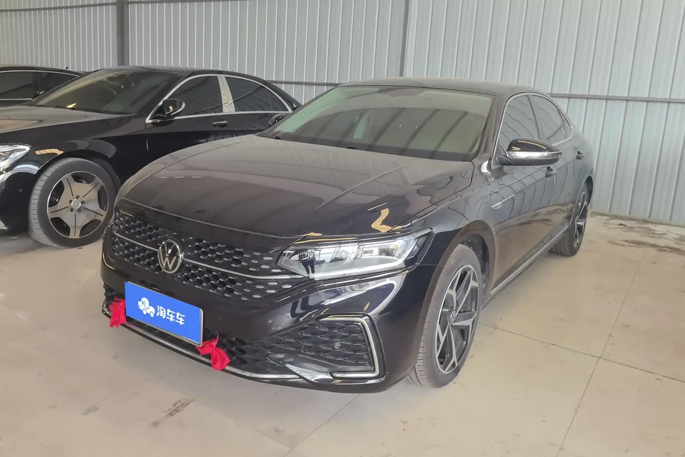 Volkswagen Passat 2024