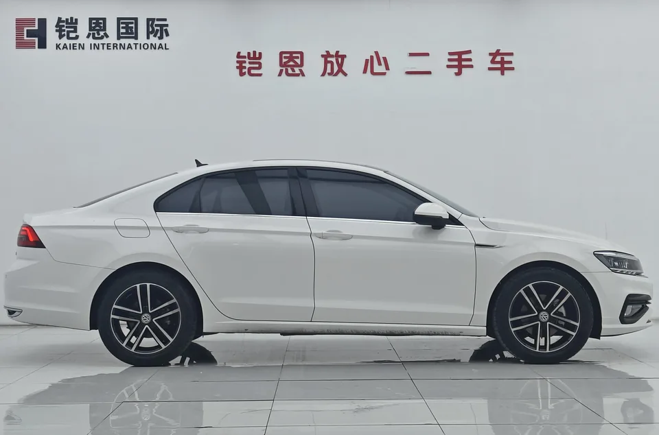 Volkswagen Lamando Lingdu 2021 facelift 280TSI DSG comfort version 2022 — thumbnail 2