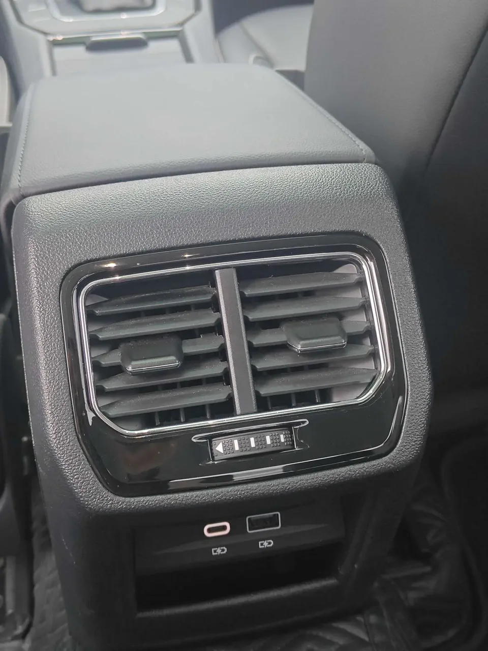 Volkswagen Lamando Lingdu 2021 facelift 280TSI DSG comfort version 2022 — thumbnail 3