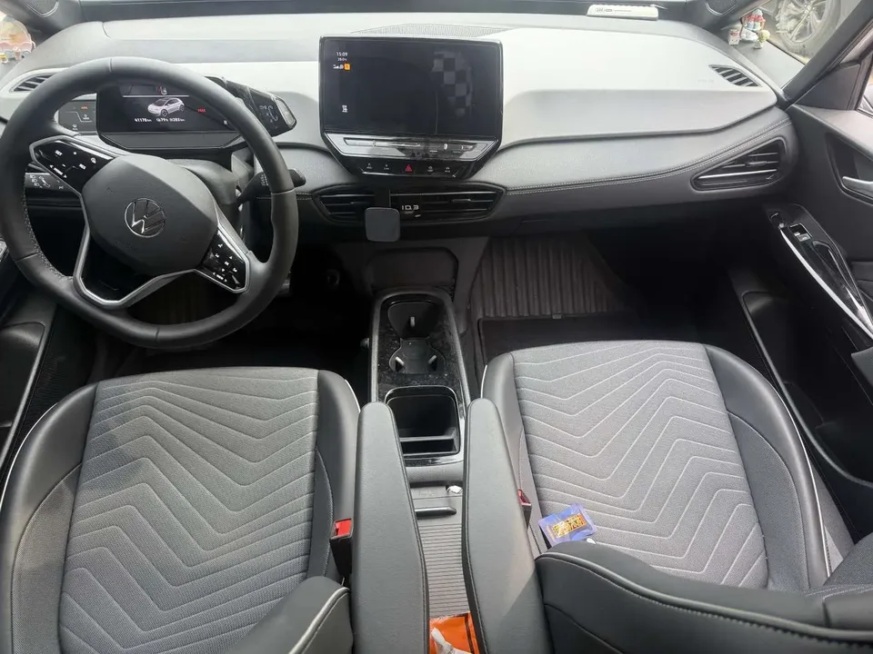 Volkswagen ID.3 Outstanding Edition 2024 — миниатюра 2