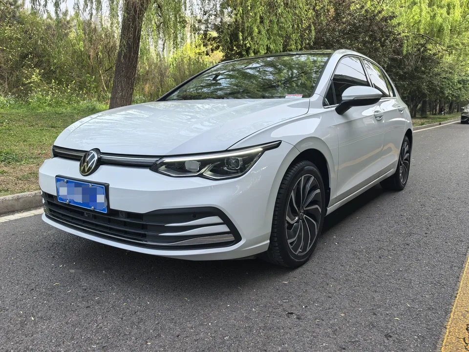 Volkswagen Golf Golf 2023 280TSI DSG Pro 2024 — фото 1, купить с доставкой в Москву