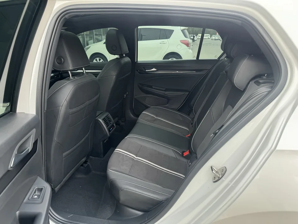 Volkswagen Golf Golf 2023 280TSI DSG R-Line Lite 2023 — миниатюра 4