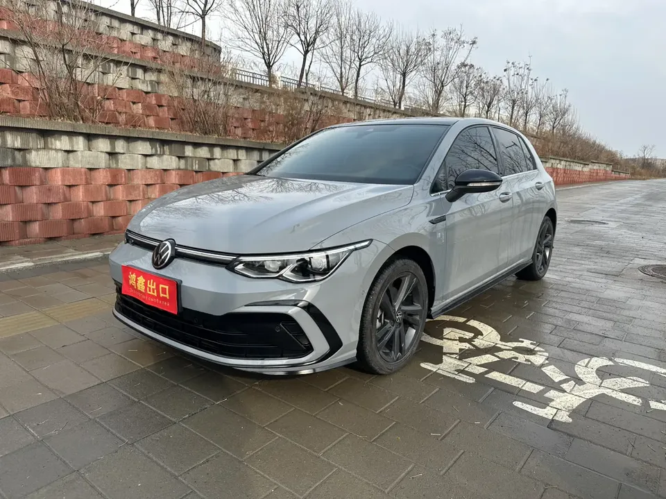 Volkswagen Golf Golf 2021 280TSI DSG R-Line 2022 — фото 1, купить с доставкой в Москву