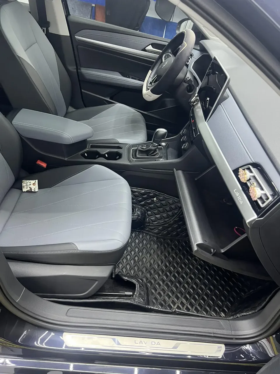 Volkswagen Lavida Lavida 2023 1.5L Automatic 5 Million Edition 2023 — миниатюра 2