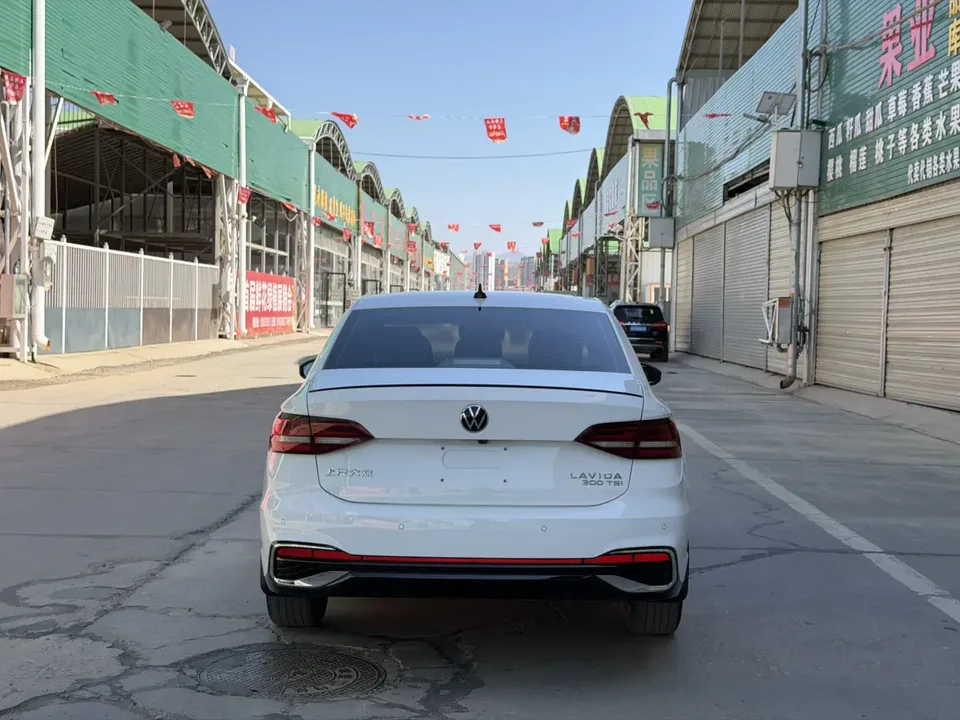 Volkswagen Lavida 300TSI DSG Starry Sky Edition 2023 — миниатюра 2