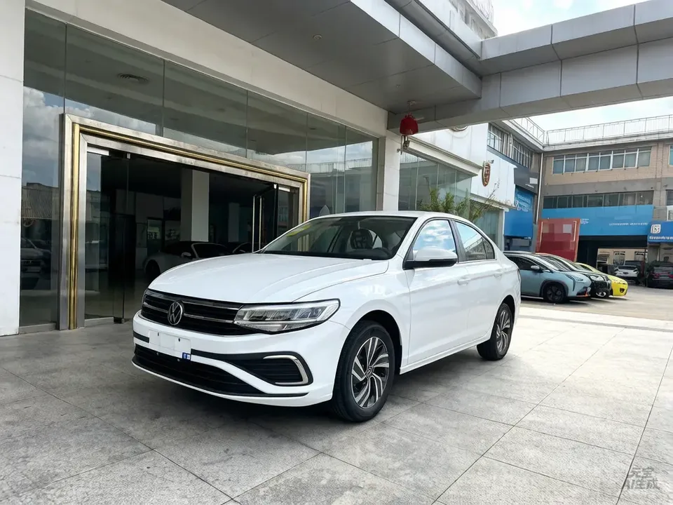 Volkswagen Bora Bora 2026 200TSI DSG Joyride Navigation Edition 2026 — photo 1, buy with delivery to Moscow