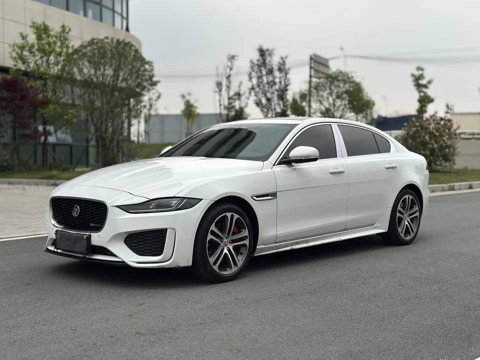 Jaguar XEL XEL 2022 2.0T 250PS R-DYNAMIC S aggressive sports version 2022 — фото 1, купить с доставкой в Москву