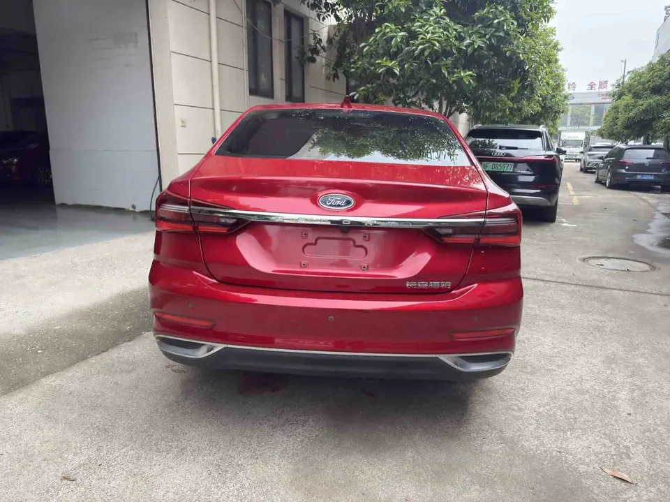 Ford Forrest 1.5L automatic diamond version 2022 — миниатюра 5
