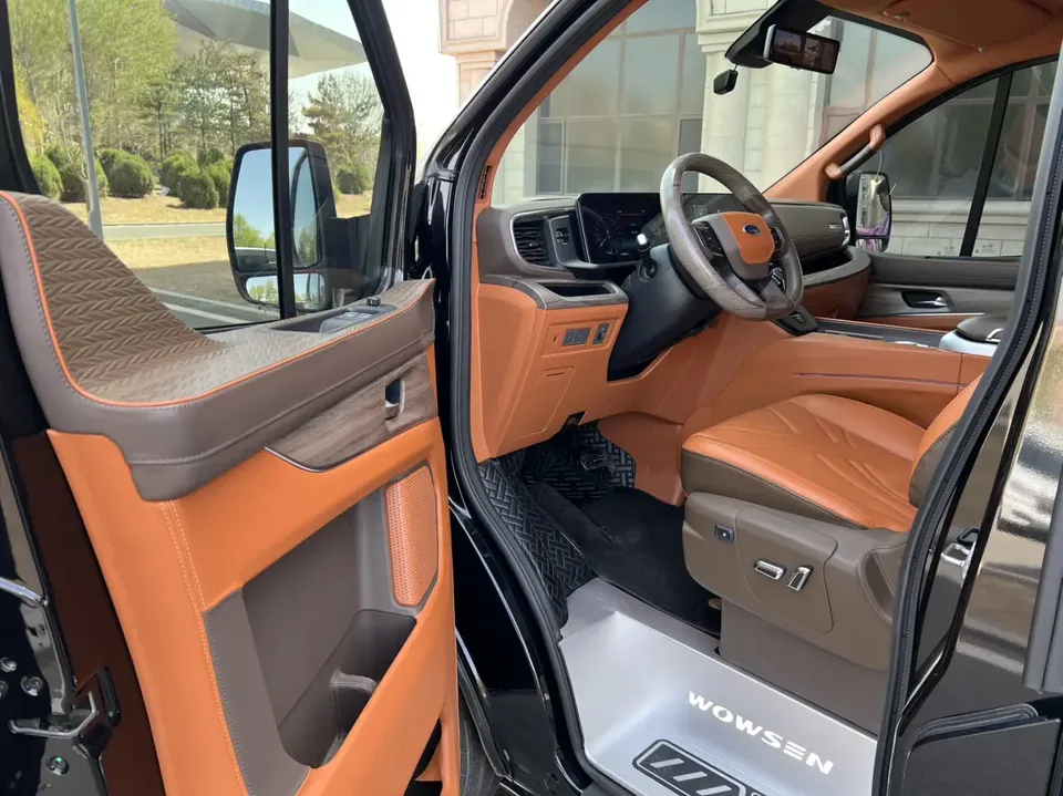 Ford Toureo 2.0T automatic front-wheel drive 7-seat original customized version 2024 — миниатюра 3