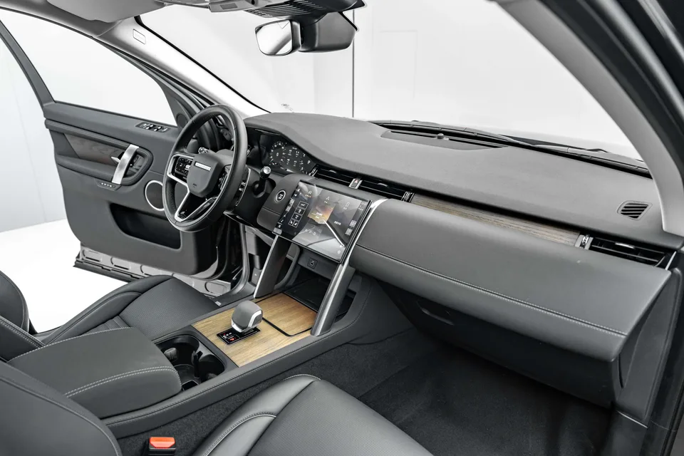 Land Rover Discover Sports Discovery Sport 2024 249PS R-Dynamic SE Performance Technology Edition 5-seater 2024 — миниатюра 5