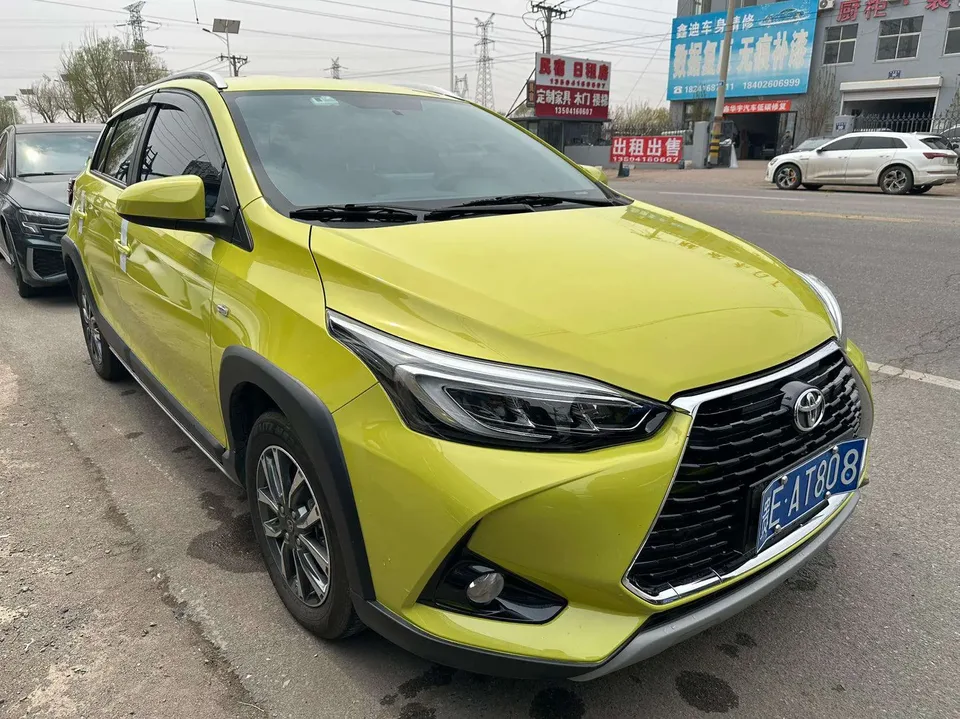 Toyota Yaris L 2022
