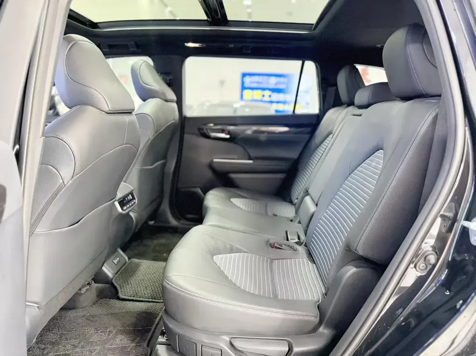Toyota Crown Kluger Crown land release 2023 Intelligent Electric Hybrid Dual Engine 2.5L E-CVT Four-wheel Drive Deluxe Edition 2024 — thumbnail 3