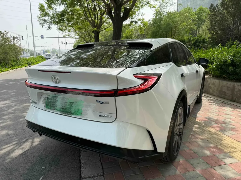 Toyota bZ5 550 PRO 2025 — миниатюра 3