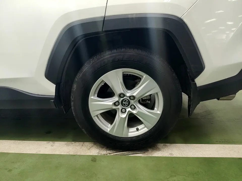 Toyota RAV4 2.0L CVT 2WD Urban Edition 2024 — миниатюра 3