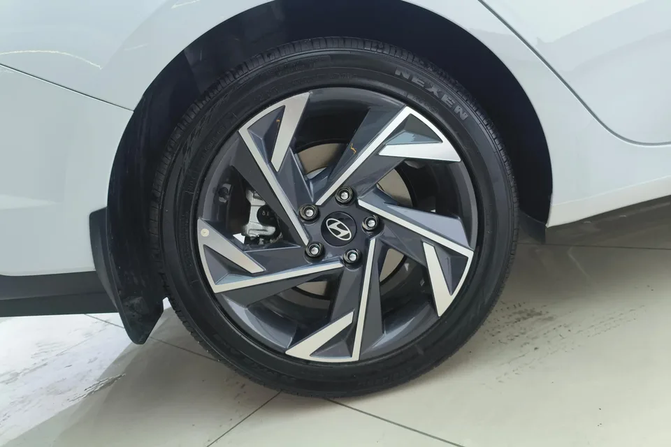 Hyundai Elantra 1.5L CVT GLX Elite Edition 2025 — миниатюра 4