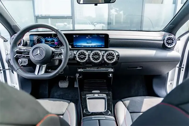 Mercedes-Benz Mercedes Benz A Class A 200 L Fashion Edition 2026 — миниатюра 5
