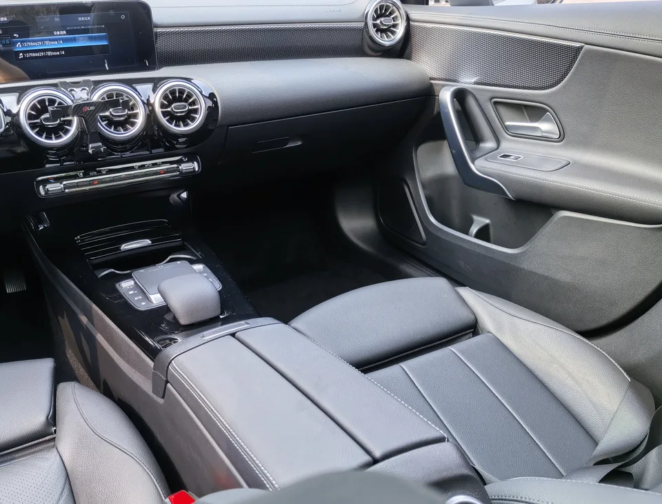 Mercedes-Benz Mercedes Benz A Class Mercedes-Benz A-Class 2022 facelift A 200 L sports sedan fashion version 2022 — миниатюра 5