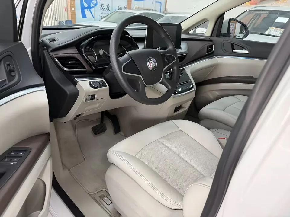 Buick GL8 GL8 2023 Buick GL8 2023 Land Business Class 2.0T Comfort Edition 2024 — thumbnail 3