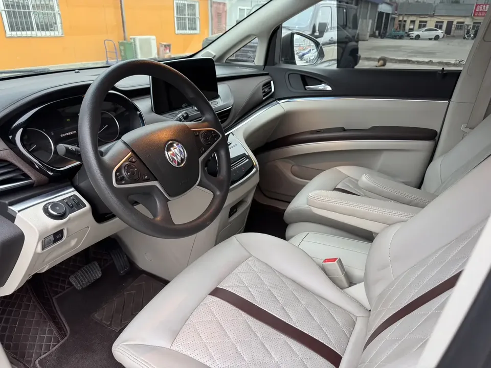 Buick GL8 GL8 2023 Buick GL8 2023 Land Business Class 2.0T Comfort Edition 2023 — thumbnail 3