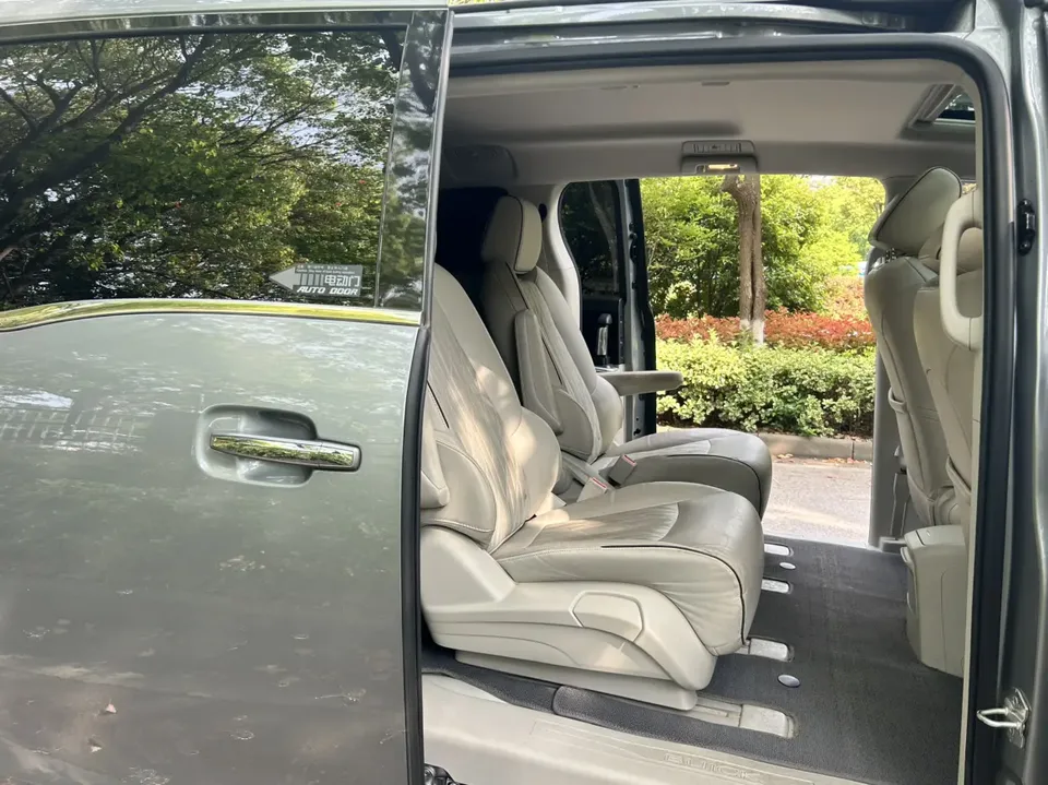 Buick GL8 Buick GL8 2022 Land Business Class 652T Luxury Edition 2023 — миниатюра 4