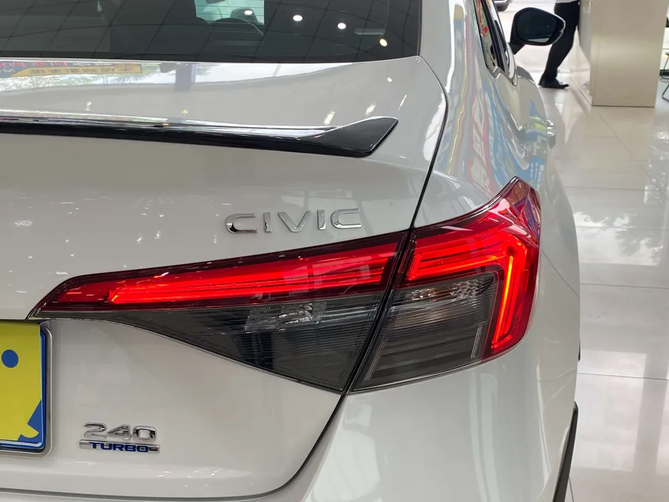Honda CIVIC Civic 240TURBO CVT Power Edition 2023 — миниатюра 3