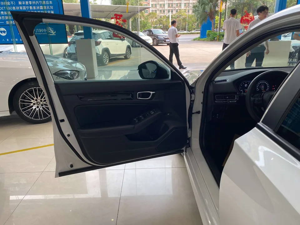 Honda CIVIC Civic 240TURBO CVT Power Edition 2023 — миниатюра 5