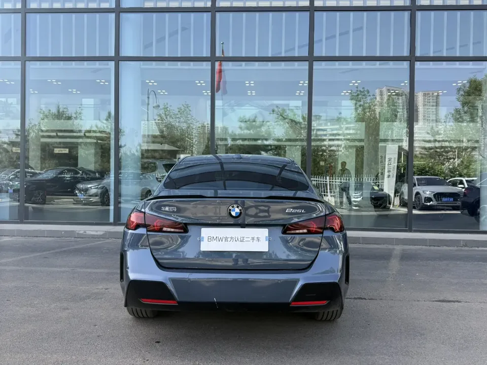 BMW 2 Series BMW 2 Series 225L M Sport Shadow Edition 2025 — миниатюра 4