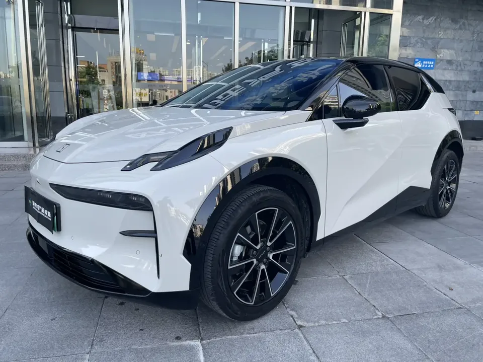 Zeekr X 2024