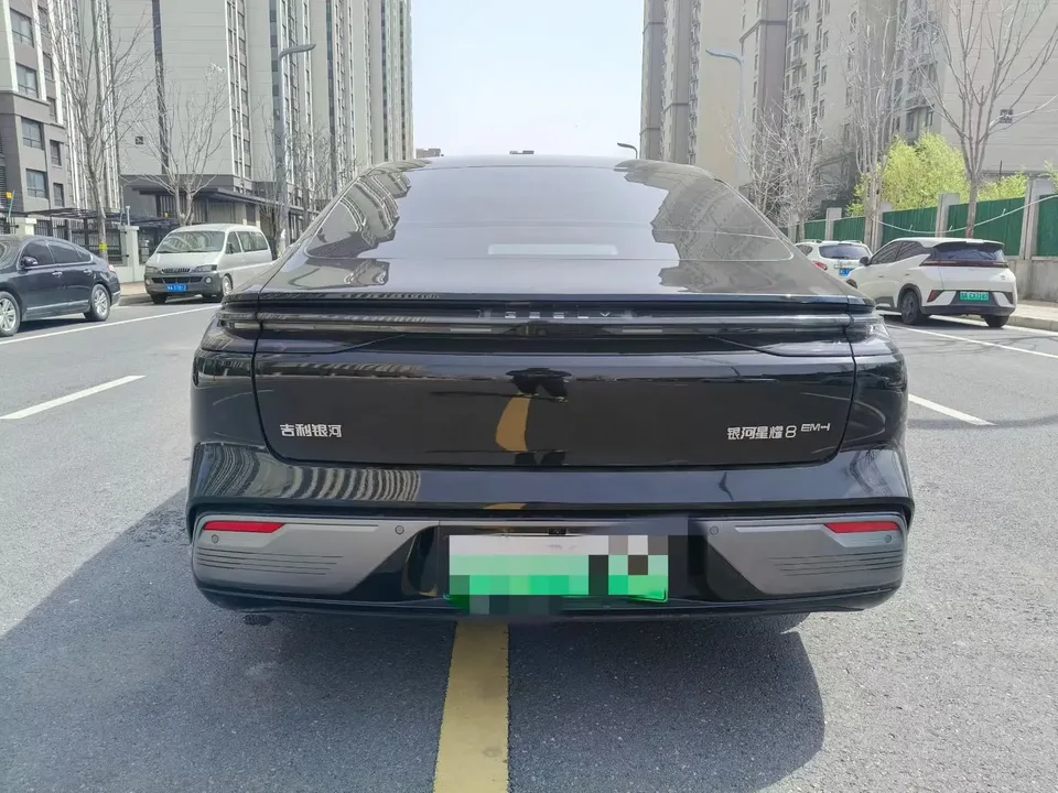 Geely Galaxy Star 8 PHEV 130km EM-i Premium Edition 2025 — миниатюра 2