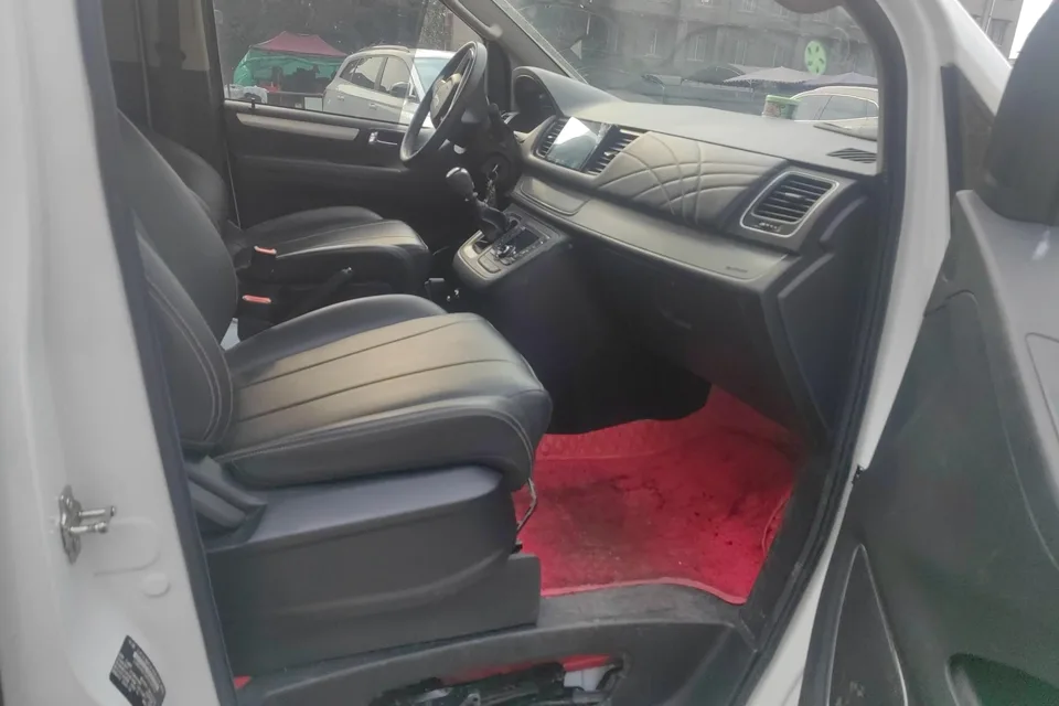 Datong Maxus G10 Maxus G10 2023 2.0T diesel manual multi-function version 7 seats 2024 — миниатюра 3