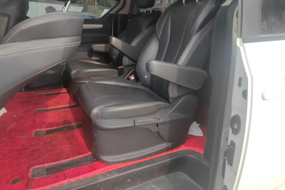 Datong Maxus G10 Maxus G10 2023 2.0T diesel manual multi-function version 7 seats 2024 — миниатюра 4