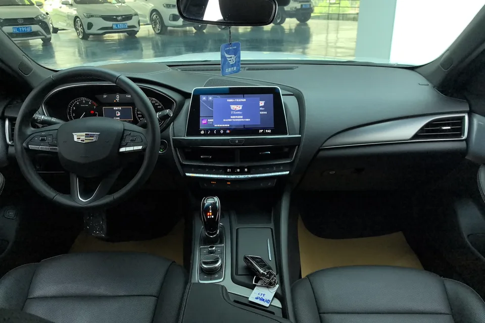 Cadillac CT5 28T Luxury Edition 2023 — миниатюра 2