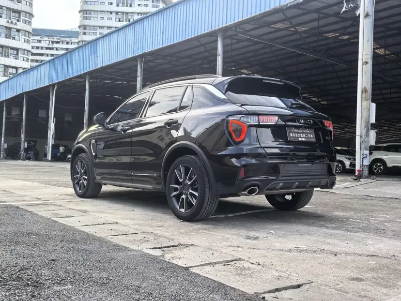 Lynk & Co 01 Lynk & Co 01 2021 2.0TD 2WD Pro 2022 — миниатюра 2