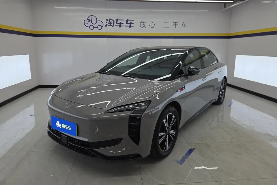 Hongqi EH7 2024