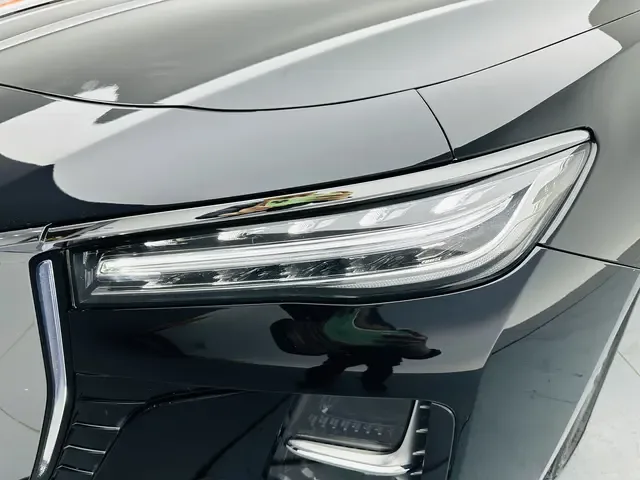 Hongqi H5 Hongqi H5 2025 1.5T DCT Flagship 500,000th Commemorative Edition 2025 — миниатюра 4