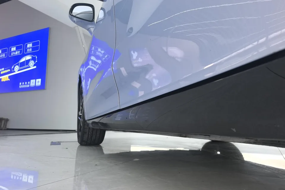 Roewe D7 EV 510 rear drive flagship version 2024 — миниатюра 3
