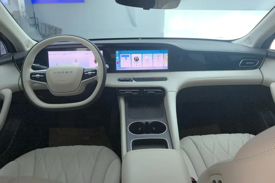 Roewe D7 EV 510 rear drive flagship version 2024 — миниатюра 5