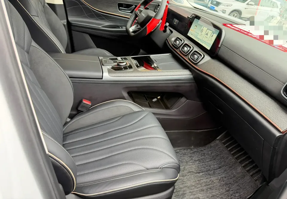 Chery Tiggo 9 2.0T DCT 2WD Luxury Edition 5 Seaters 2023 — миниатюра 3