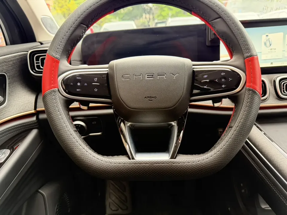Chery Tiggo 9 2.0T DCT 2WD Luxury Edition 5 Seaters 2023 — миниатюра 5