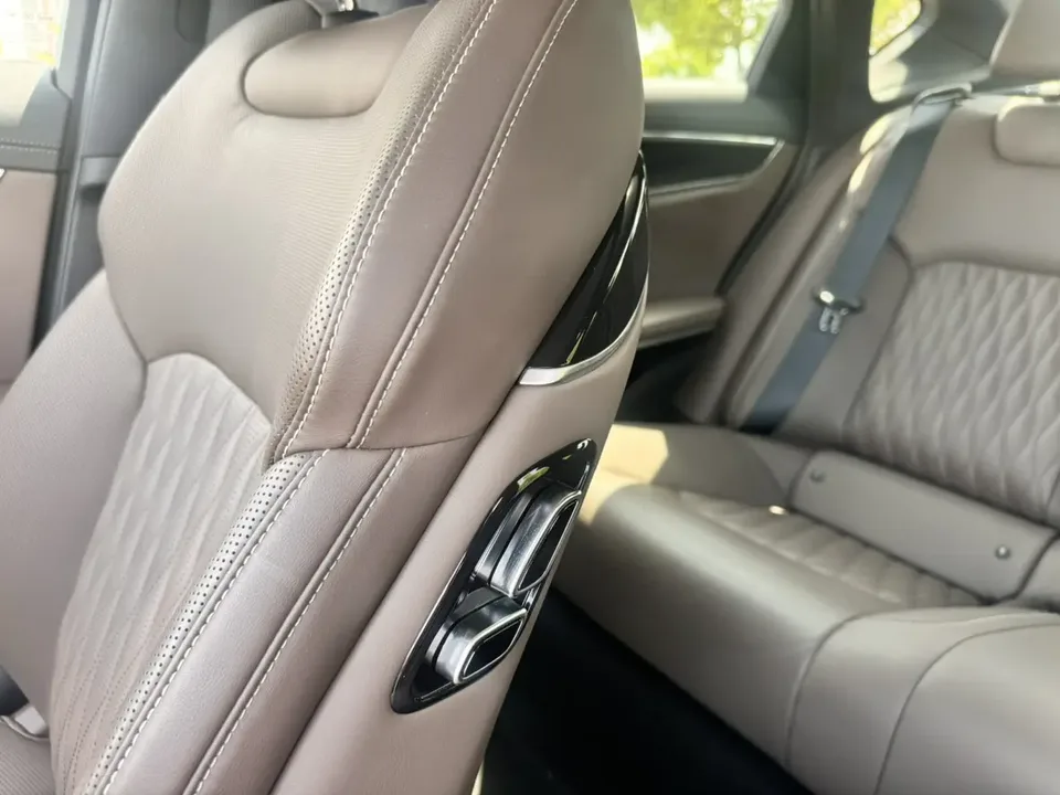 BYD Han DM DM 4WD Performance Edition Luxury Model 2022 — миниатюра 4