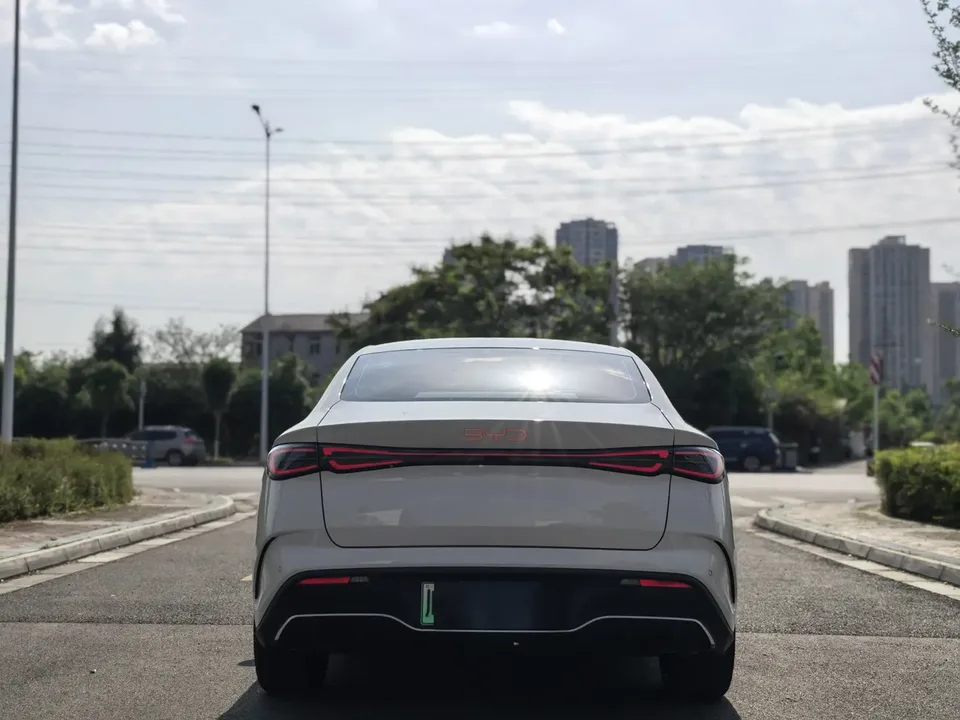 BYD Seal 06DM Intelligent Driving Edition DM-i 80KM Premium Edition 2024 — миниатюра 2