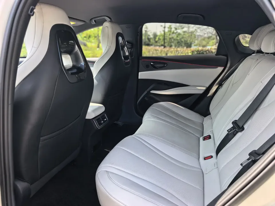 BYD Seal 06DM Intelligent Driving Edition DM-i 80KM Premium Edition 2024 — миниатюра 3