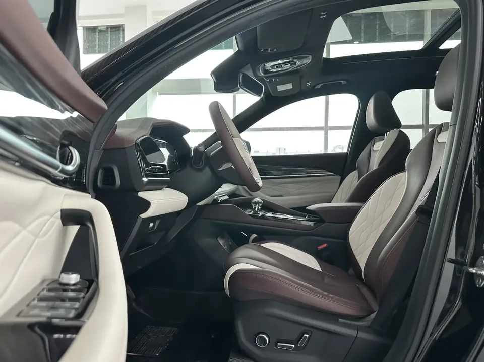 Geely Monjaro 2.0TD DCT EVO 2WD Smart Edition 2022 — миниатюра 4