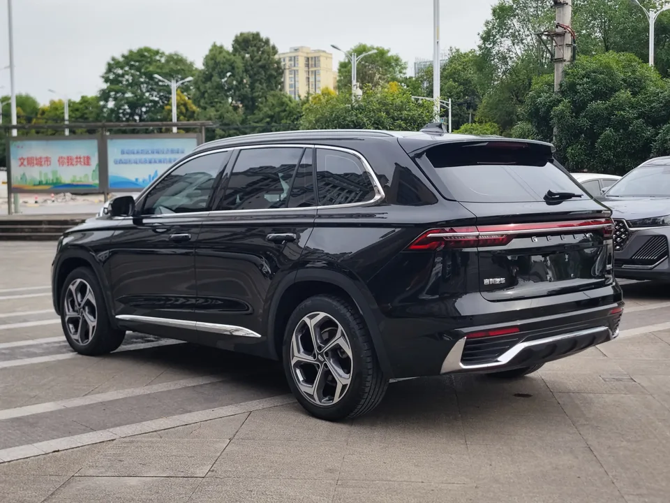 Geely Monjaro Xingyue L 2024 2.0TD DCT EVO two-wheel drive premium model 2024 — thumbnail 4