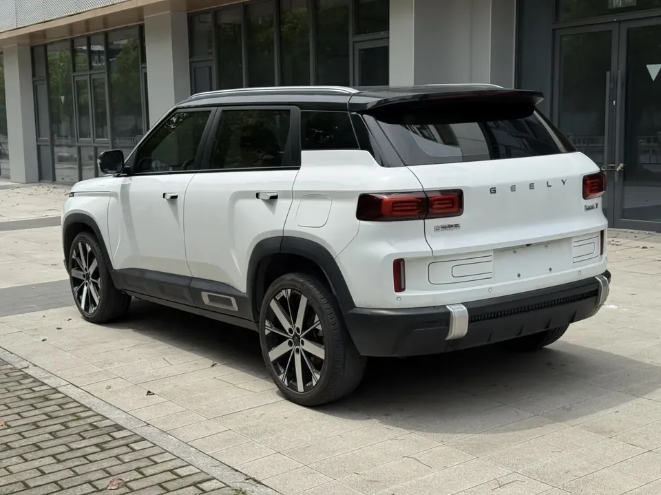 Geely ICON Geely ICON 2023 1.5TD Chocolate Edition 2022 — миниатюра 2