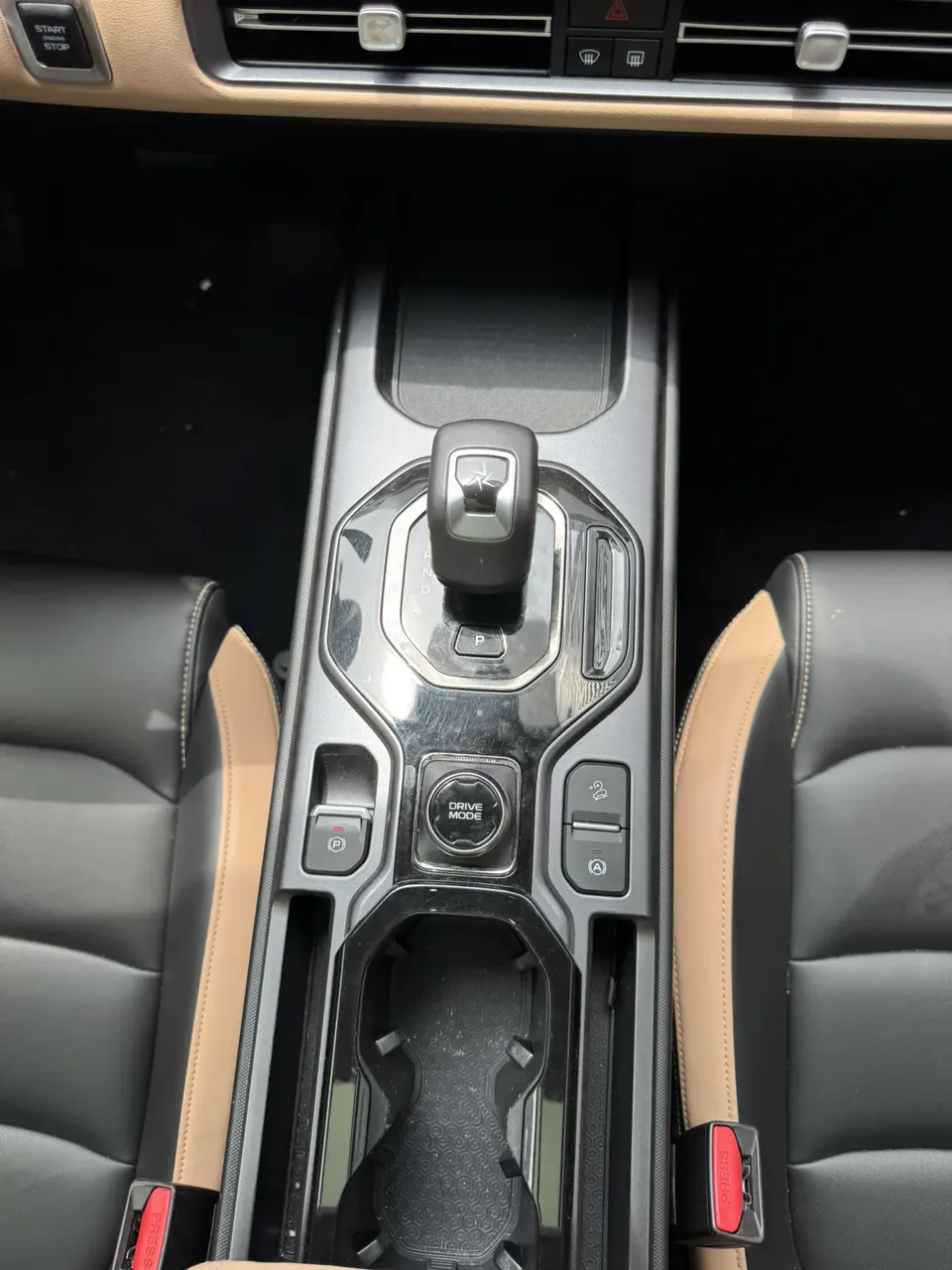 Geely ICON Geely ICON 2023 1.5TD Chocolate Edition 2022 — миниатюра 3