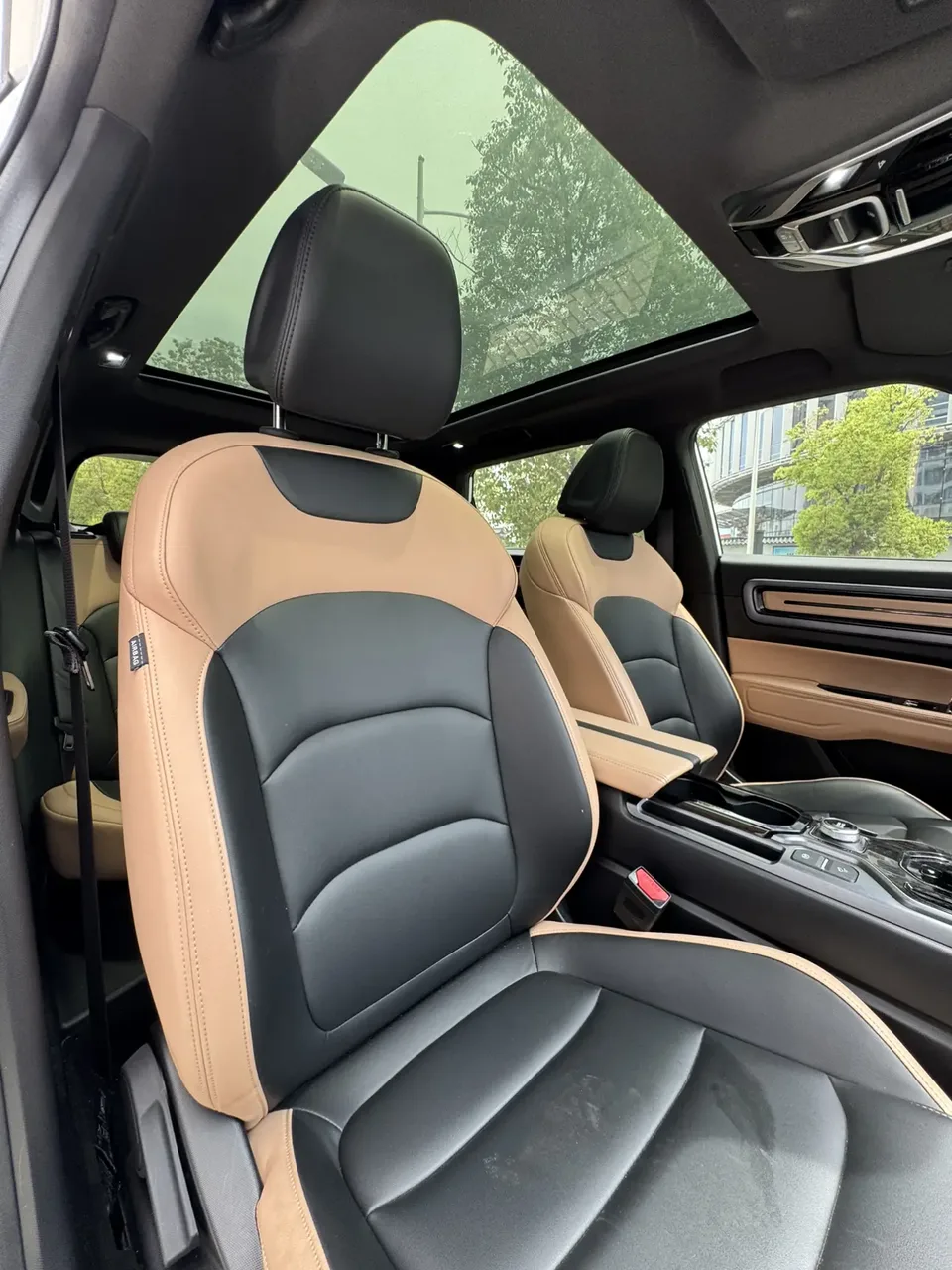 Geely ICON Geely ICON 2023 1.5TD Chocolate Edition 2022 — миниатюра 5