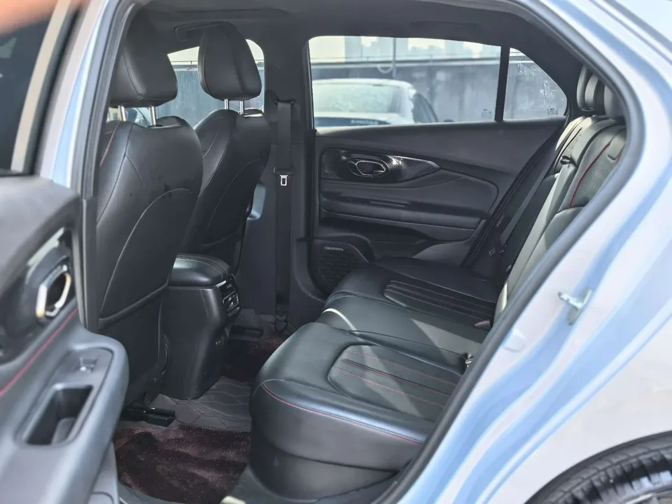 GAC Trumpchi Empow Shadow Leopard 2023 Shadow Leopard 2023 2.0L DHT Intelligent Hybrid Edition 2023 — thumbnail 3